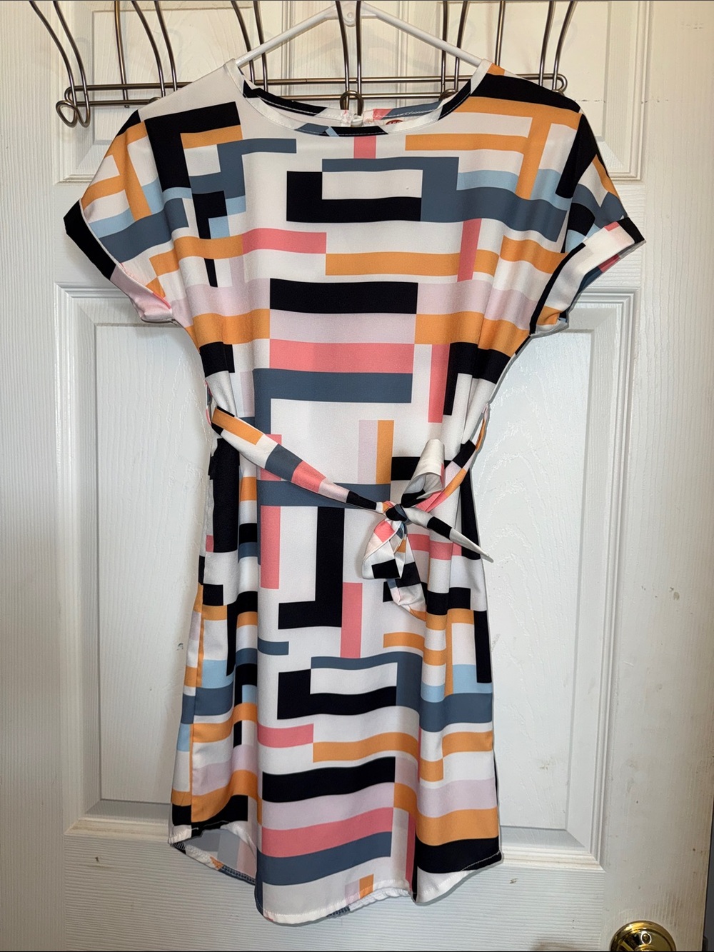 Very Cute Girls Size M/12 Geometric Print Tie-Waist Dress in Multi-Color